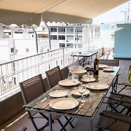 Penthouse Archeol Musiem, 3bdr, Big Balcony, Wifi 200 Mbps Fiber Athen