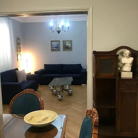 Penthouse Archeol Musiem, 3bdr, Big Balcony, Wifi 200 Mbps Fiber * Athen